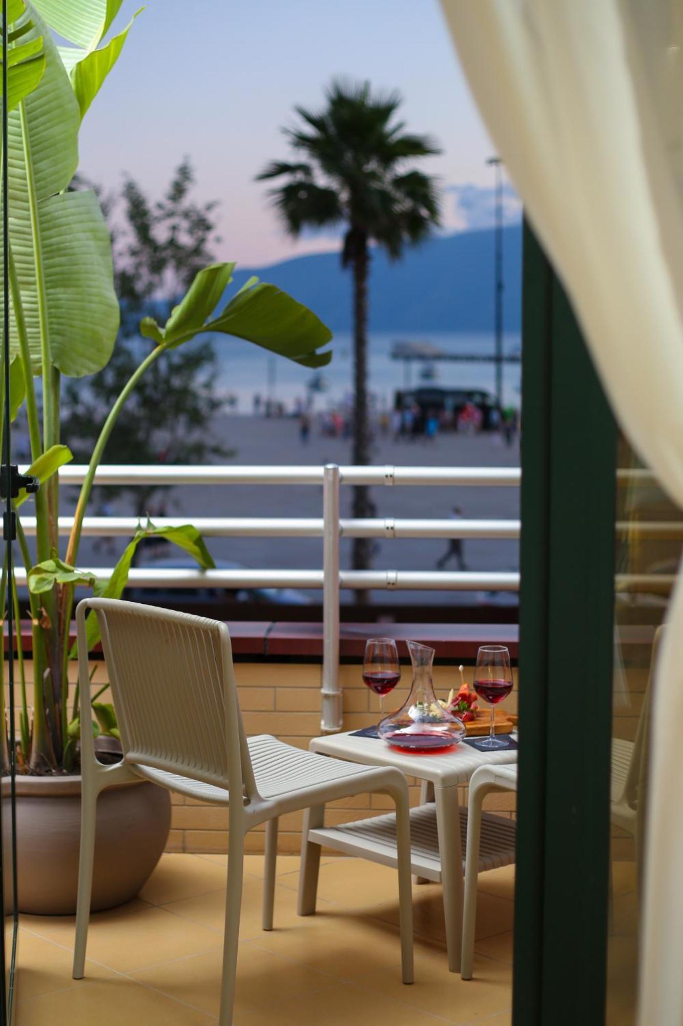 Hotel Brooklyn Vlore Ngoại thất bức ảnh