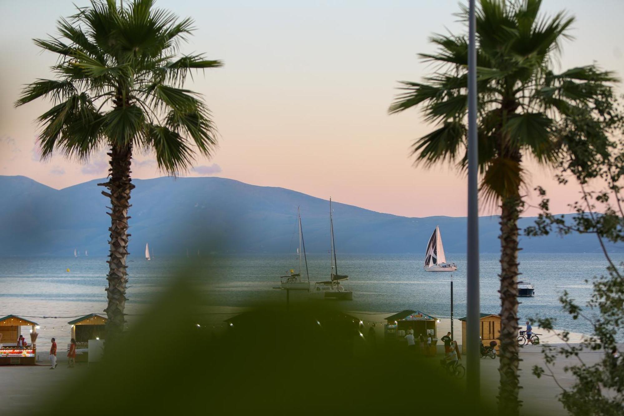 Hotel Brooklyn Vlore Ngoại thất bức ảnh